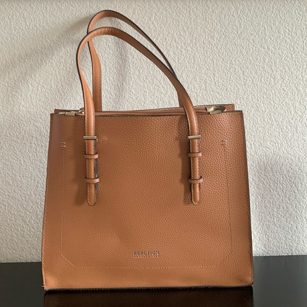 Reaction Kenneth Cole purse/ bag
